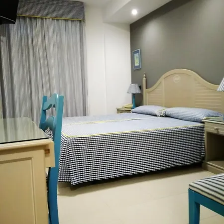 皮内达普拉亚酒店 2*