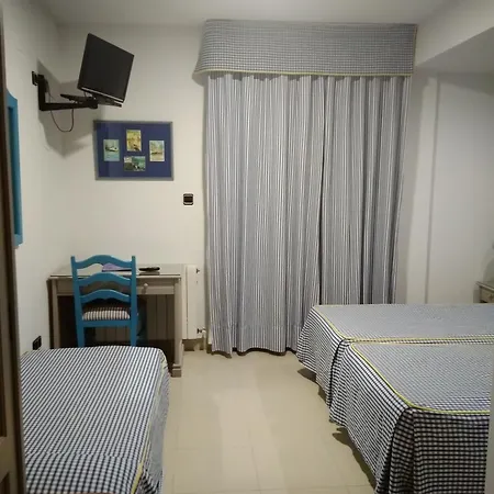 皮内达普拉亚酒店 2* 诺哈